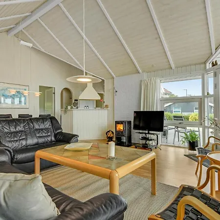 18 With Hot Tub Casa de Férias Nordborg