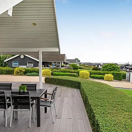 18 With Hot Tub * نُوابورغ